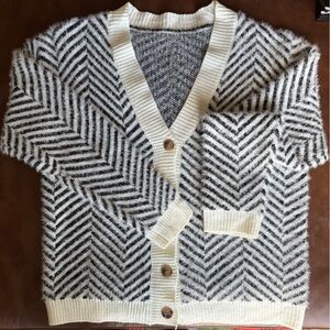 SHEIN Women’s Large Black and White Chevron Fuzzy Knit Sweater